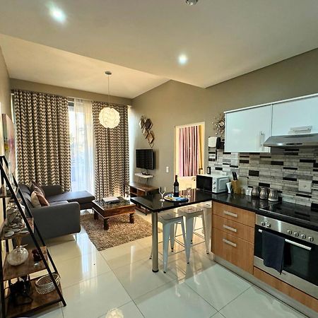 Infinity - Stunning 1 Bedroom Apartment With Sea & Mountain Views 블루버그스트랜드 외부 사진