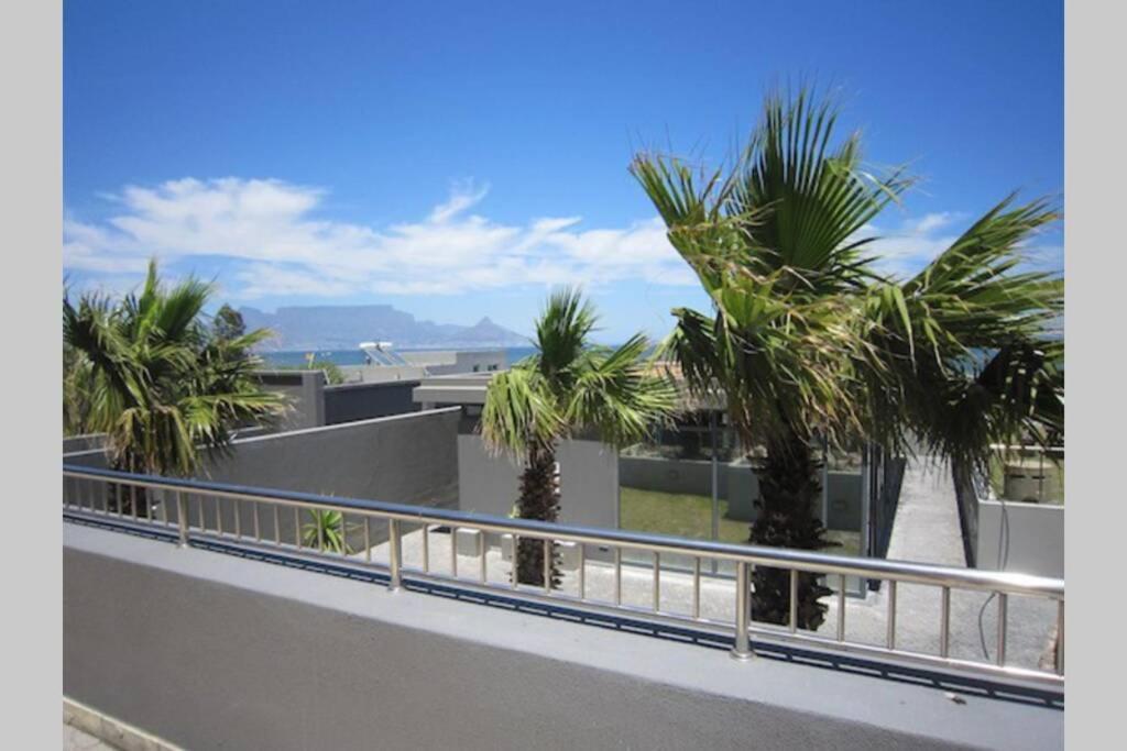 Infinity - Stunning 1 Bedroom Apartment With Sea & Mountain Views 블루버그스트랜드 외부 사진