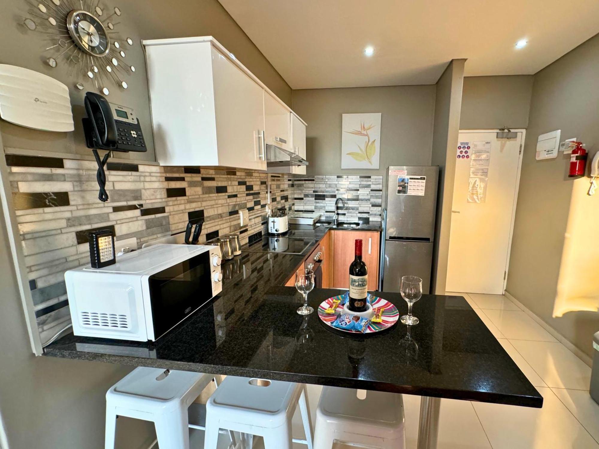 Infinity - Stunning 1 Bedroom Apartment With Sea & Mountain Views 블루버그스트랜드 외부 사진