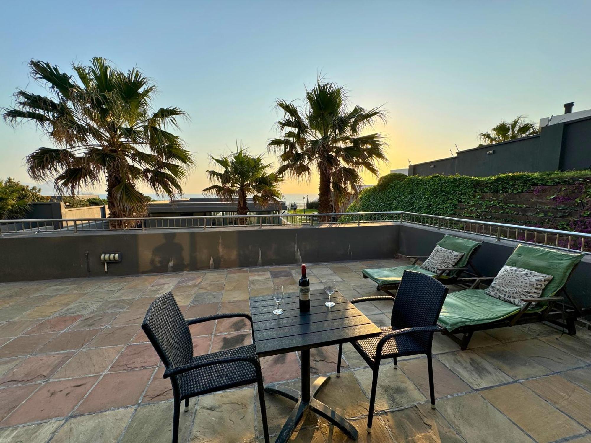 Infinity - Stunning 1 Bedroom Apartment With Sea & Mountain Views 블루버그스트랜드 외부 사진