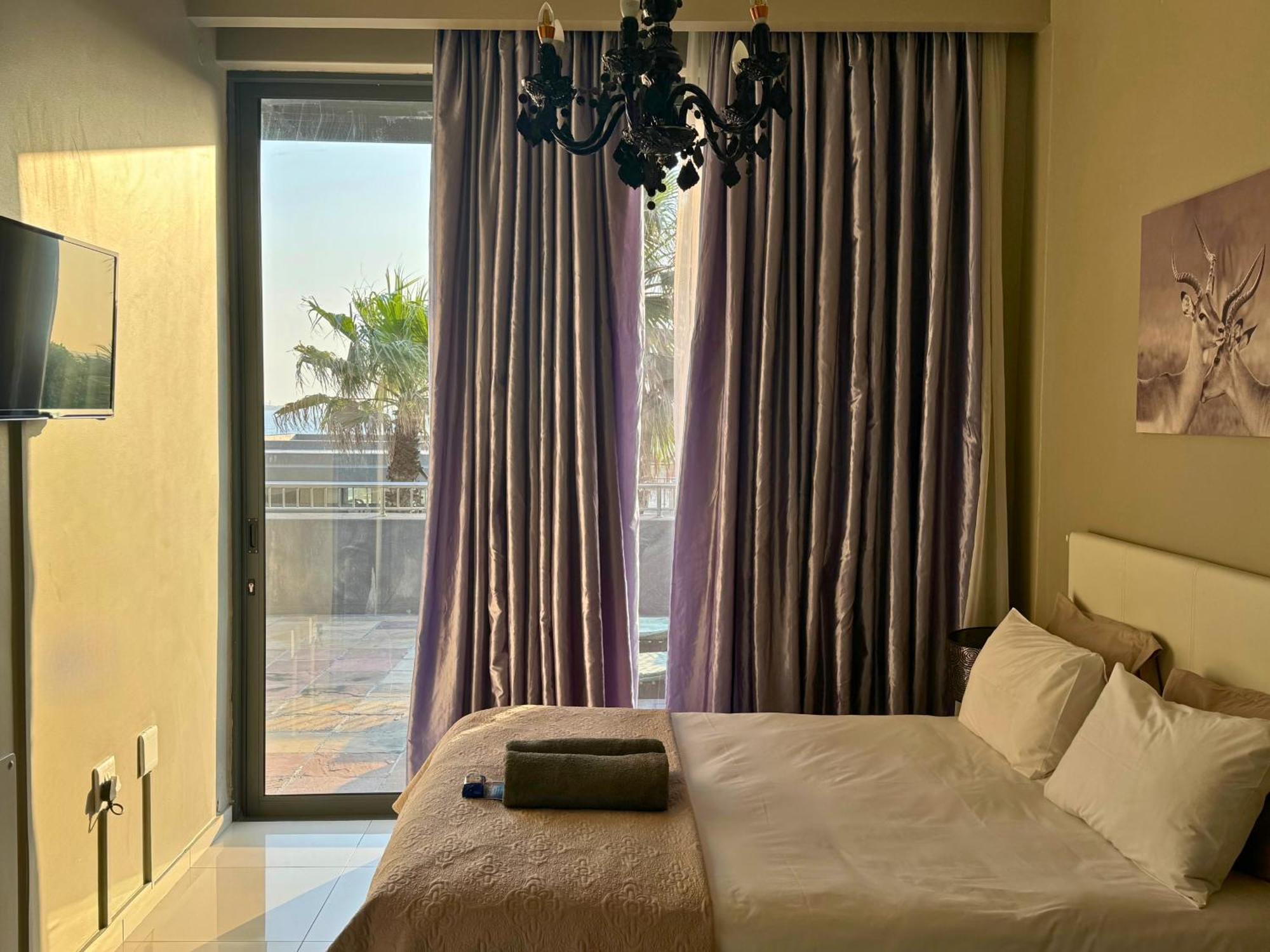 Infinity - Stunning 1 Bedroom Apartment With Sea & Mountain Views 블루버그스트랜드 외부 사진